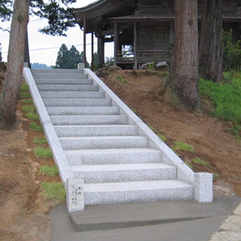 十日町市松之山 神社参道 階段（白御影石）